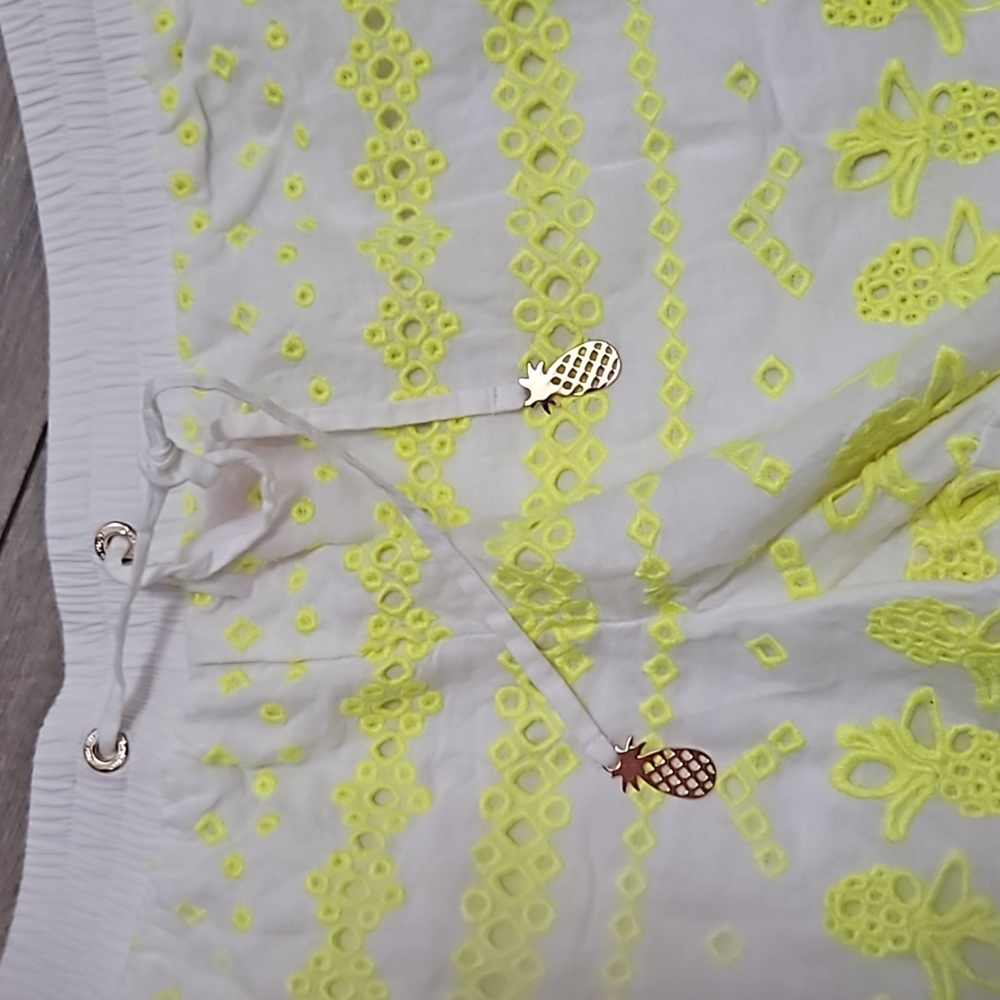 Lily Pulitzer pineapple shorts - Picture 2 of 4